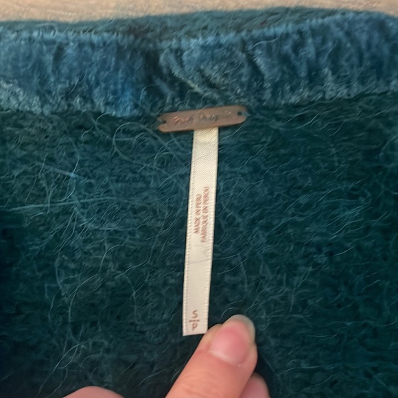 sweater - Picture 2 of 3